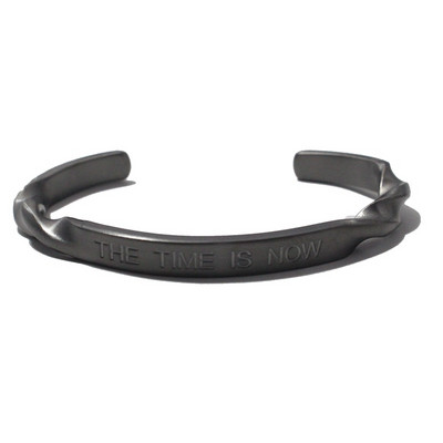 Alkalmi férfi acél karkötő felirattal