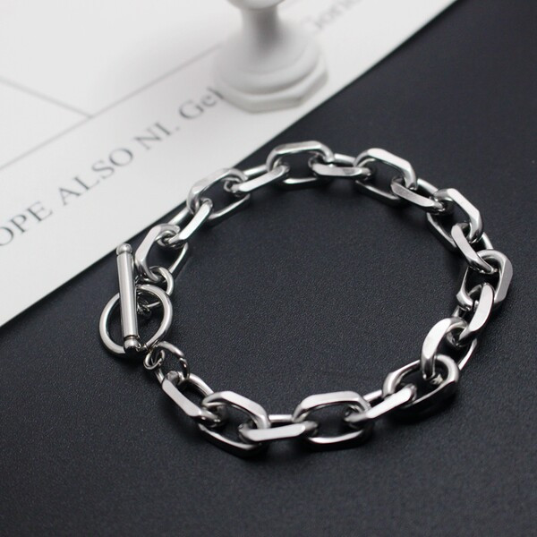 Férfi titán acél karkötő - ezüst színben