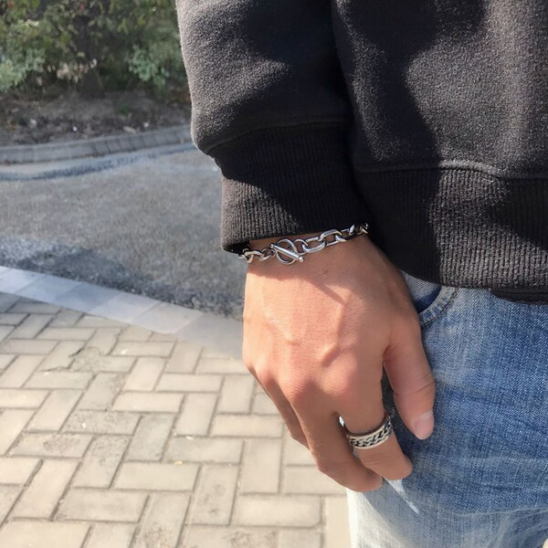 Férfi titán acél karkötő - ezüst színben