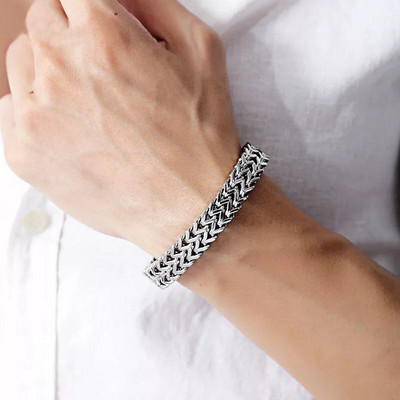 Férfi karkötő fém csattal