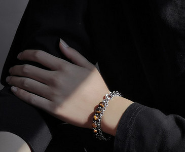 Ανδρικό βραχιόλι με διακοσμητικές πέτρες