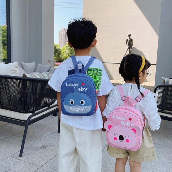 Gyermek hátizsák felirattal és applikációval