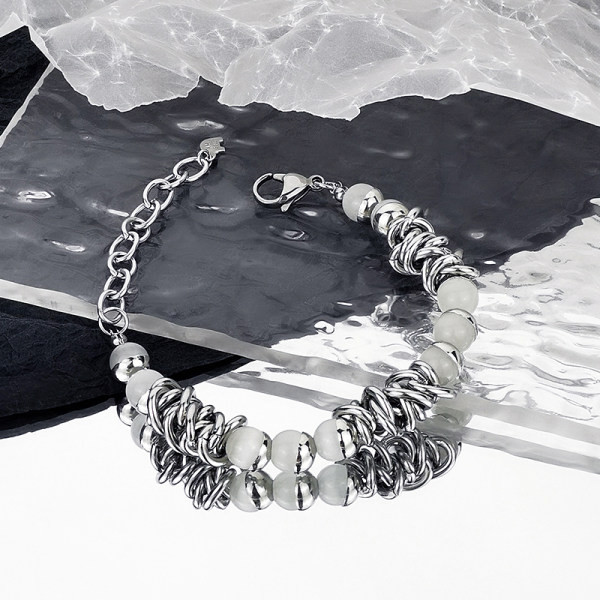 Férfi karkötő retro modell gyöngyökkel