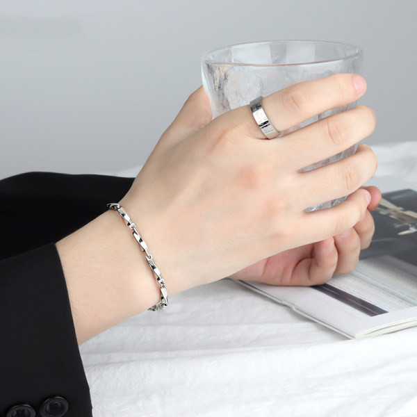 Vīriešu rokassprādze ar metāla aizdari