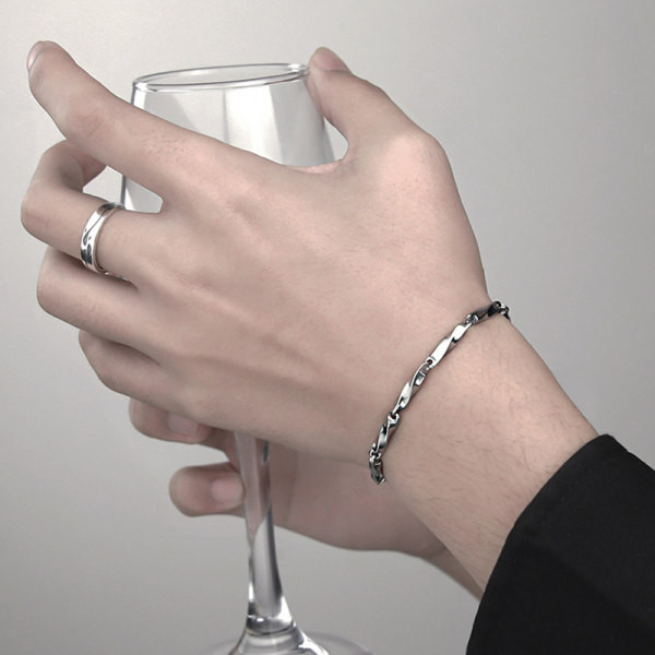 Vīriešu rokassprādze ar metāla aizdari