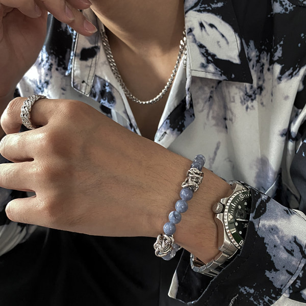 Moderna vīriešu rokassprādze ar krāsainiem akmeņiem