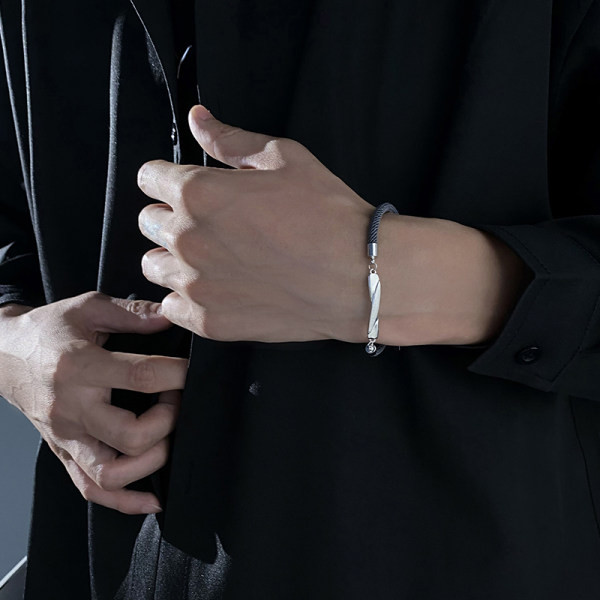 Vīriešu rokassprādzes gadījuma modeļa bizes veids