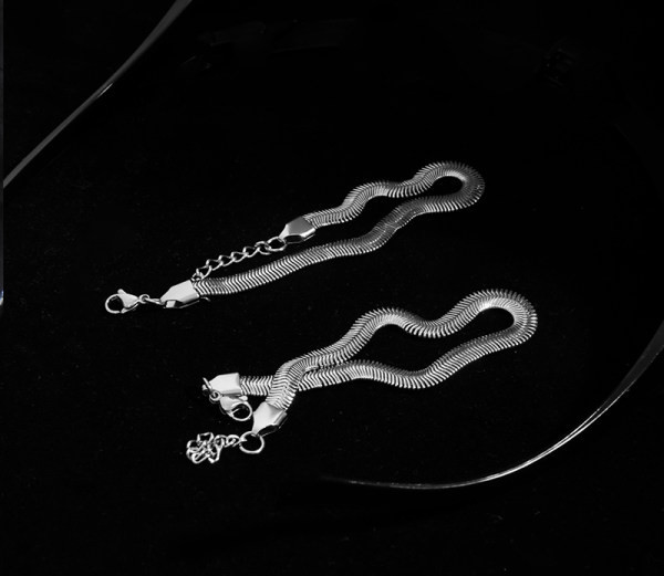 Moderna vīriešu rokassprādze