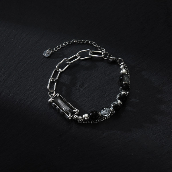 Jauna modeļa vīriešu rokassprādze ar krellēm un dekoratīviem akmeņiem