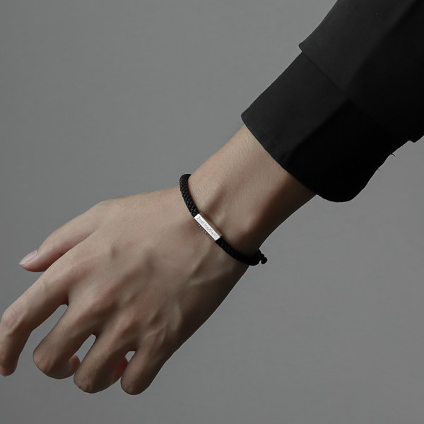 Ikdienas vīriešu rokassprādze ar metāla plāksni