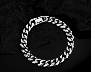 Ezüst színű acél karkötő