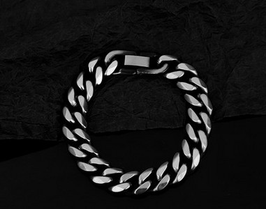 Ezüst színű acél karkötő