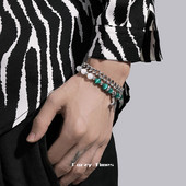 Férfi karkötő színes gyöngyökkel