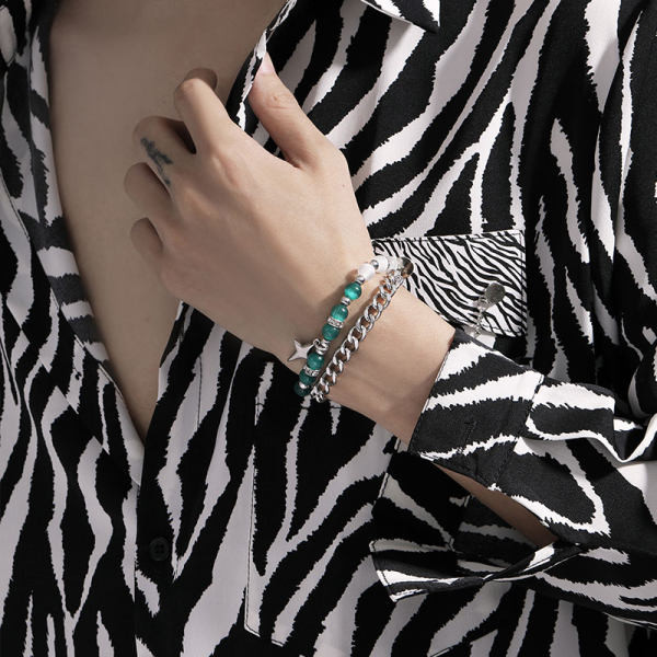 Férfi karkötő színes gyöngyökkel