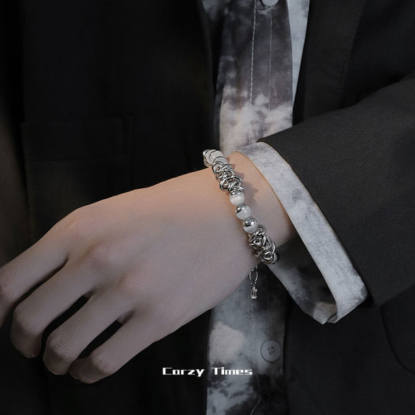 Vīriešu rokassprādze ar kulonu un pērlēm