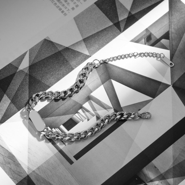 Modern férfi karkötő ezüst színben