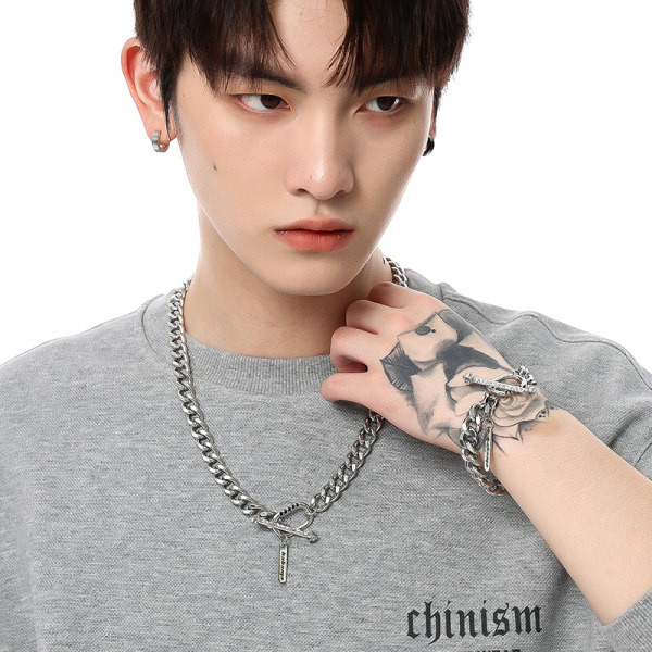 Jauna modeļa vīriešu rokassprādze ar kulonu sudraba krāsā