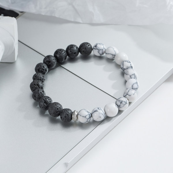 Férfi karkötő gyöngyökkel