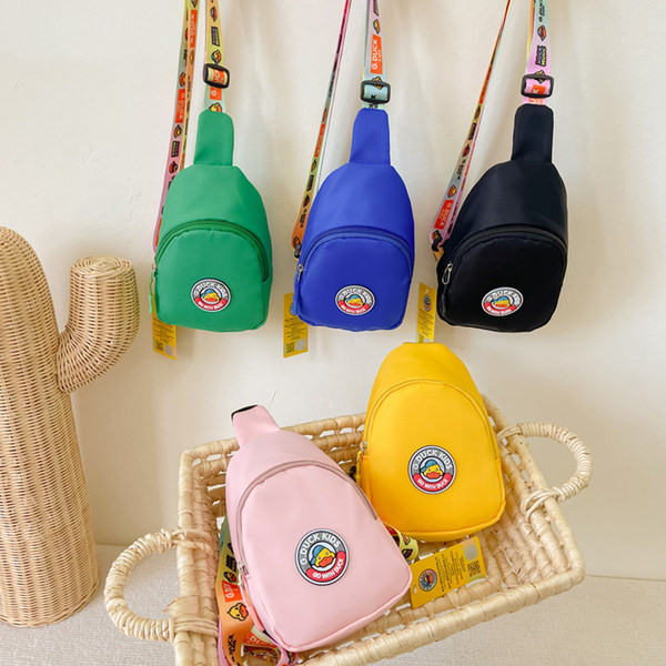 Gyermek textiltáska váll emblémával