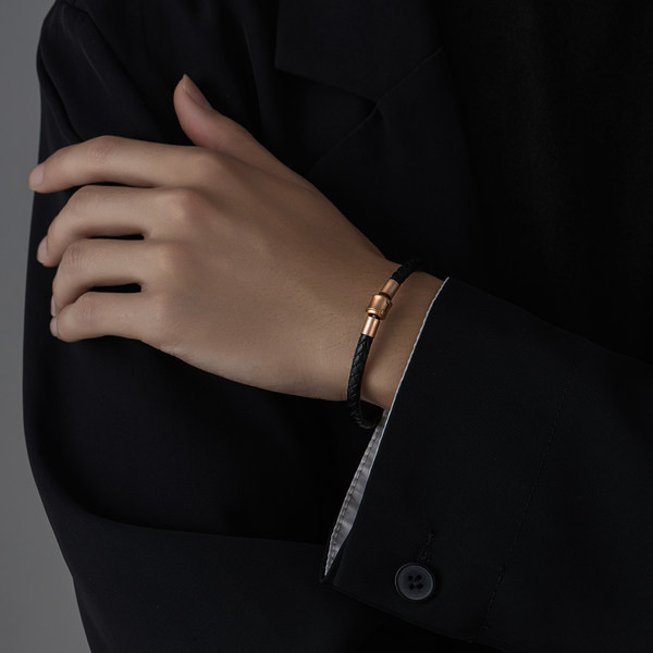 Retro modeļa adīta vīriešu rokassprādze