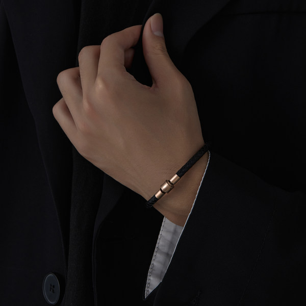 Retro modeļa adīta vīriešu rokassprādze