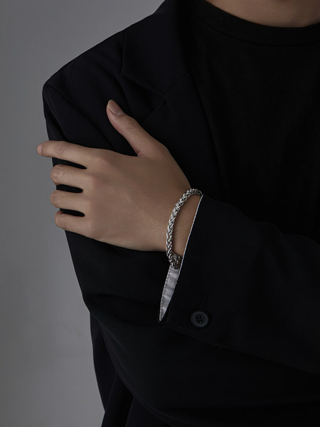 Vīriešu rokassprādzes ikdienas modelis izgatavots no titāna tērauda