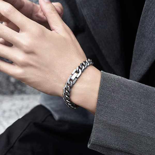 Alkalmi titán acél karkötő férfiaknak