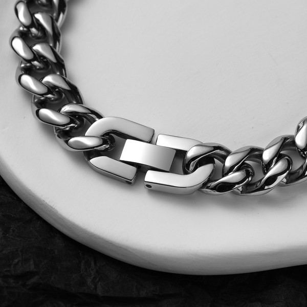 Alkalmi titán acél karkötő férfiaknak