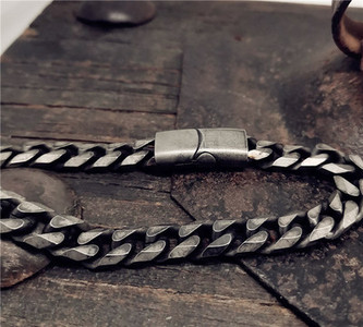 Vīriešu retro modeļa rokassprādze ar titāna tēraudu