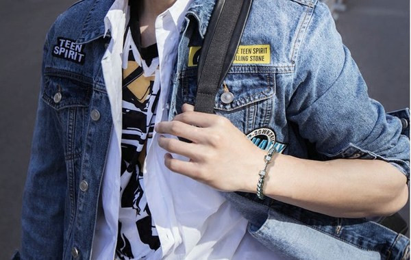 Moderna vīriešu rokassprādze - ar metāla elementu