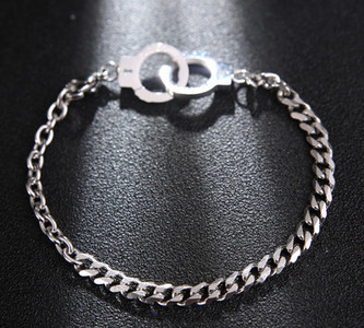 Vīriešu rokassprādze - trīs krāsās