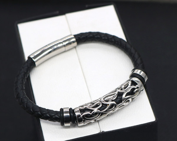 Vīriešu rokassprādze no eko ādas ar sudraba elementiem