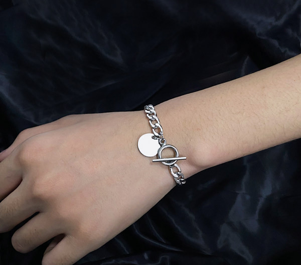 Alkalmi férfi karkötő ezüst színben