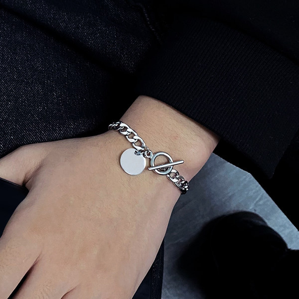 Alkalmi férfi karkötő ezüst színben