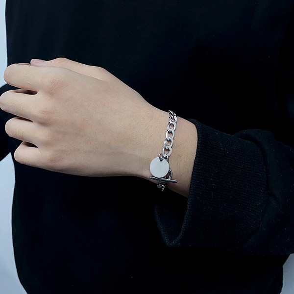 Alkalmi férfi karkötő ezüst színben