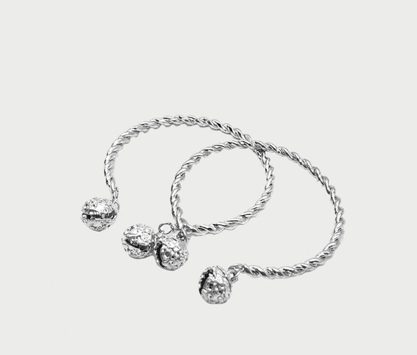 Eleganta vīriešu rokassprādze ar krellēm