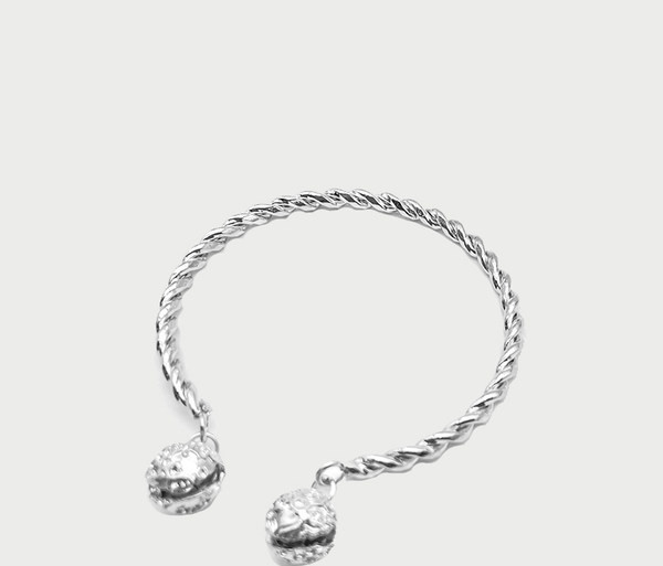 Eleganta vīriešu rokassprādze ar krellēm