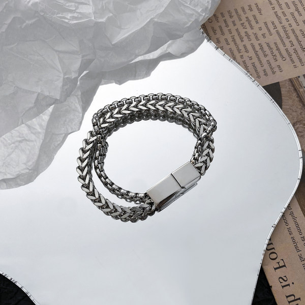 Ατσάλινο ανδρικό βραχιόλι με μαγνητική πόρπη