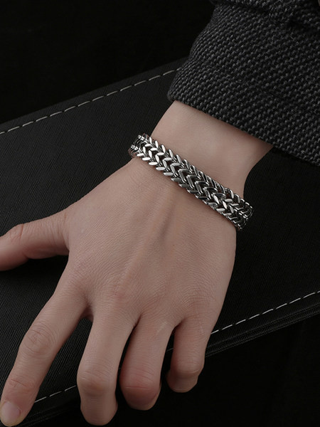 Férfi karkötő mágneses csattal