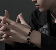 Vīriešu rokassprādze ar pērlītēm