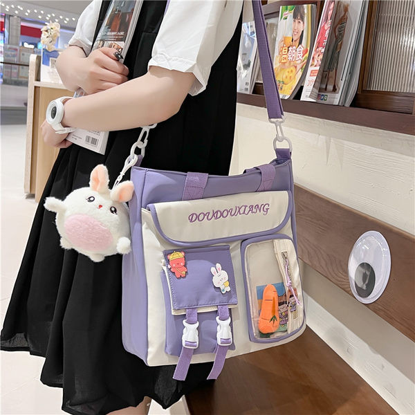 Gyermek iskolai hátizsák zsebbel és vállpánttal