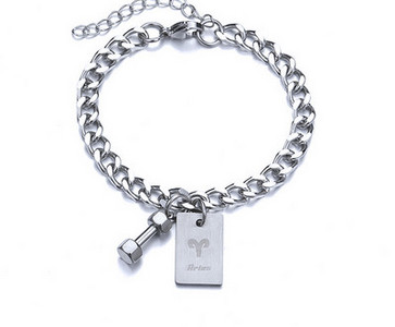 Férfi karkötő fém medállal