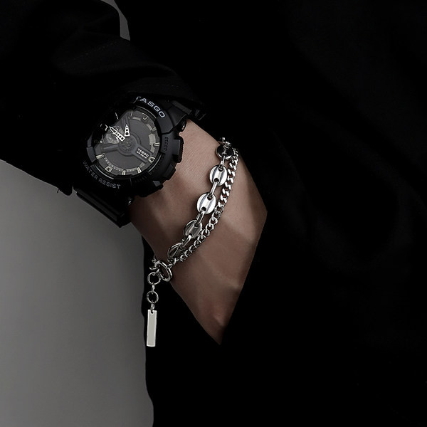 Divrindu rokassprādze sudraba krāsā vīriešiem