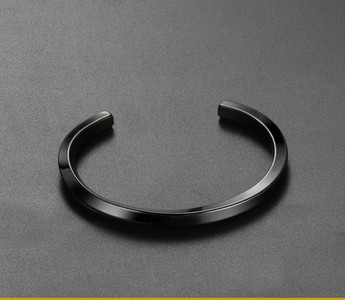 Férfi karkötő - tiszta modell