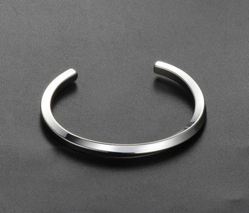 Férfi karkötő - tiszta modell