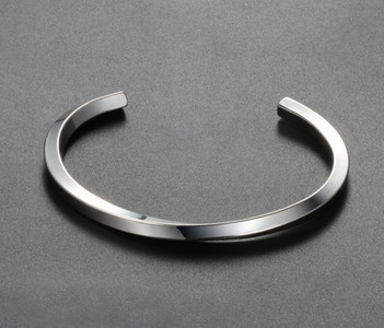 Férfi karkötő - tiszta modell