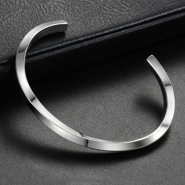 Férfi karkötő - tiszta modell