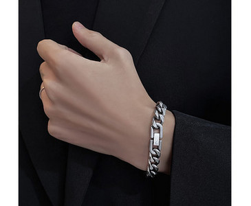 Vyriška sidabro spalvos plieno apyrankė