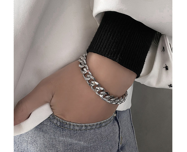 Vyriška sidabro spalvos plieno apyrankė