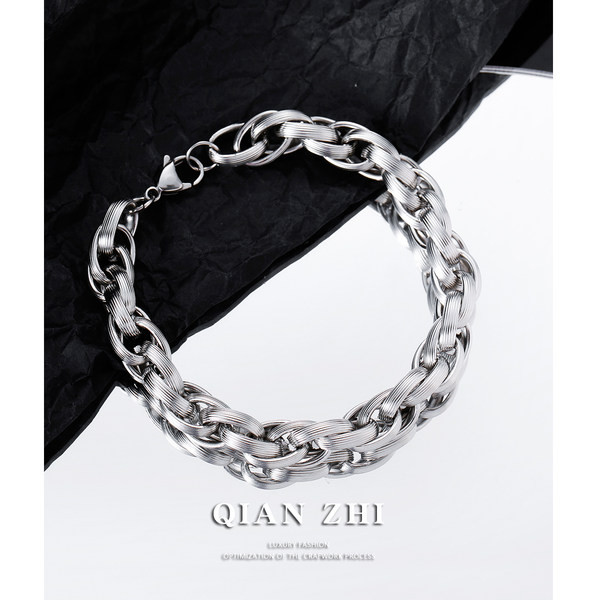 Vīriešu rokassprādze sudraba krāsā